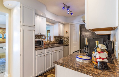 Villas House | PERFECT GETAWAY FOR FAMILY REUNIONS , WEDDINGS, ESPORTS TEAMS! HEATED POOL!