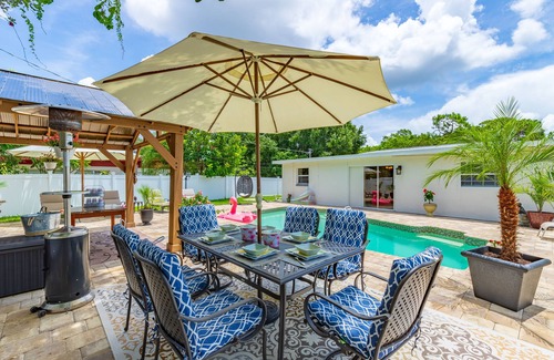 Villas House | PERFECT GETAWAY FOR FAMILY REUNIONS , WEDDINGS, ESPORTS TEAMS! HEATED POOL!