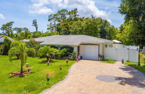 Villas House | PERFECT GETAWAY FOR FAMILY REUNIONS , WEDDINGS, ESPORTS TEAMS! HEATED POOL!