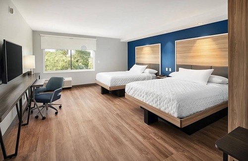 Dania Beach Hotel | Perfect Getaway! FREE Breakfast, Near Harbour Towne Marina