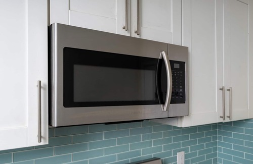 Oakland House | perfect getaway. sf view. free parking on site