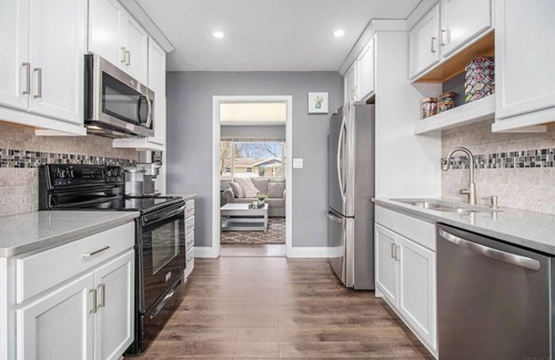 South Bend House | Perfect Getaway! Shuttle service on game day included!