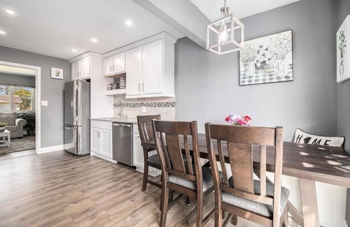 South Bend House | Perfect Getaway! Shuttle service on game day included!