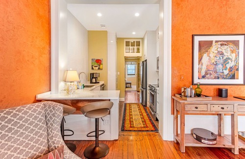 Historic Downtown Savannah Apartment | Perfect Getaway Walking Distance to Everything w/Parking by Lucky Savannah