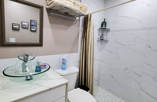 Pembroke Park Apartment | Perfect Guest house/studio just 15mins drive to the beach for a relaxing getaway
