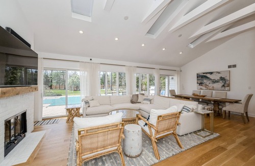 Remsenburg House | Perfect Hamptons Getaway. Heated Pool. New Outdoor Kitchen.