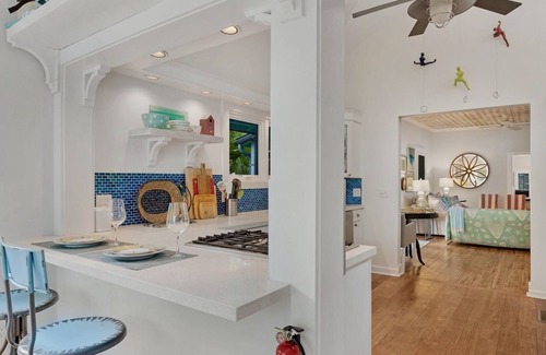 White Street Gallery District House | *PERFECT HARMONY @ MIDTOWN* Home & Pool + LAST KEY SERVICES…