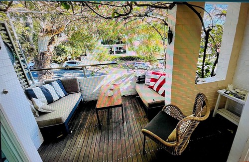 Bondi Beach Apartment | Perfect holiday stay Bondi. Large 2 Bedroom Walk to beach and restaurants