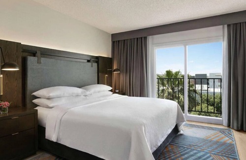 Downey House | Perfect Home For Vacation! Best for Couples!