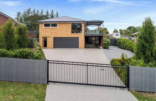 Risdon House | Perfect house set up for children - close to MONA, city, and Richmond