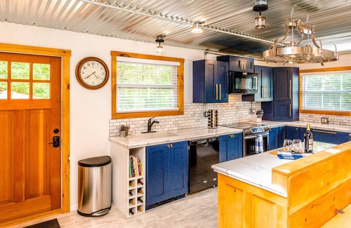 Woodbourne House | Perfect house to Escape to!!! Unique rental with lots of surprises!