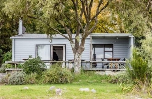 Hatepe House | Perfect Lake Front Bach