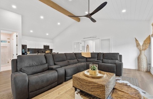 Marble Falls House | Perfect Lakehouse,open water, sunset,new dock.Kayaks.NEW POOL & HOT TUB!