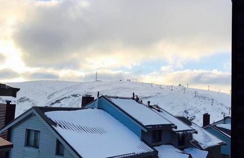 Hotham Heights Apartment | Perfect Located Apartment in the heart of Hotham