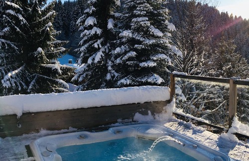 Le Chinaillon Ski Chalet | Perfect location! Superb Chalet 5 *, jacuzzi and spectacular view