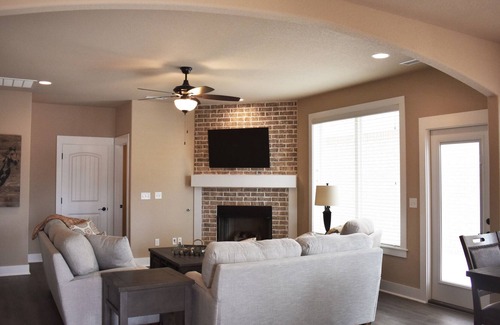 Fayetteville House | Perfect location 740 N. Malbec! Entire house! Sleeps 8!