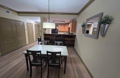 Pigeon Forge Condo | PERFECT LOCATION-close to Dollywood & all attractions! Right off the parkway.