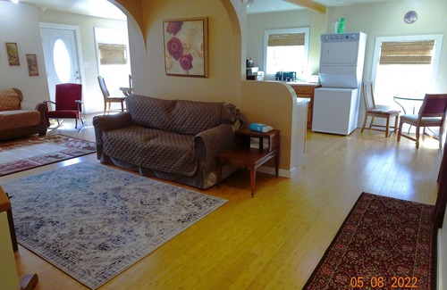 Seward House | Perfect Location, Comfortable & Convenient for a long-term stay w/two bedrooms