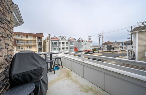 Stone Harbor House | Perfect location! Dog friendly townhome in the heart of Stone Harbor
