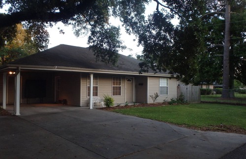 Lafayette House | Perfect Location for UL & Downtown Activities