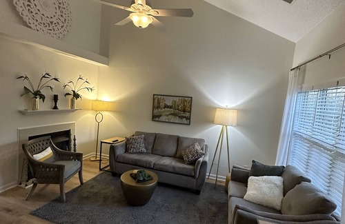Greensboro House | Perfect location in Greensboro-Entire Townhouse
