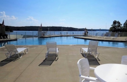 Osage Beach Condo | Perfect Location! Newly Remodeled- 2021 Condo right in the heart of Osage Beach