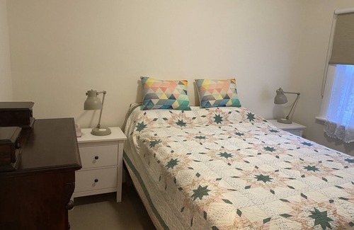 Albert Park Apartment | Perfect Location off South Melbourne Beach