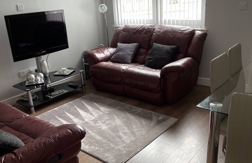 St Leonards Apartment | Perfect location with fantastic transport links.