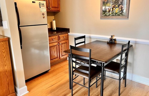 Gatlinburg Condo | Perfect location-walk to attractions-Heated pool-walk to restaurants