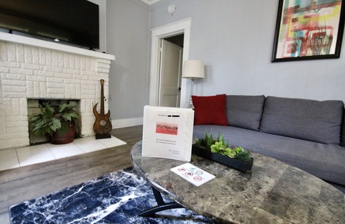 Lenox House | Perfect Midtown Charm