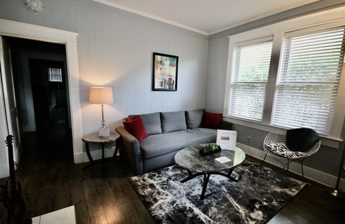 Lenox House | Perfect Midtown Charm