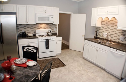 Lenox House | Perfect Midtown Charm