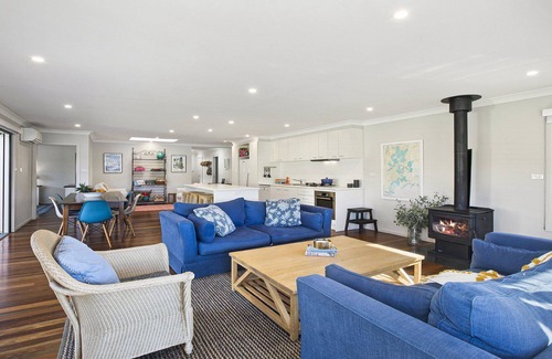 Hardys Bay House | Perfect NE aspect for sunny winter days and a fireplace at night
