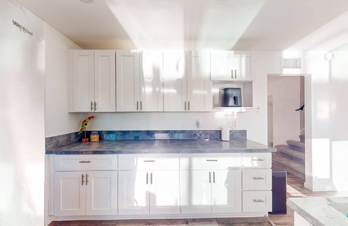Del Cerro House | Perfect oasis with saltwater pool, games, firepit, massage chair - dog-friendly