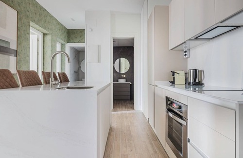 Palacio Apartment | Perfect Palacio 2BR w/Washer, Fully Furnished & Ready, by Blueground