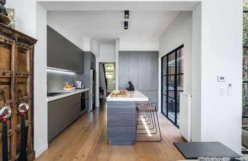 Princes Hill Apartment | Perfect Parkside Princess Hill Retreat. Sleeps 6.