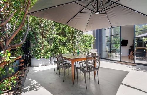 Princes Hill Apartment | Perfect Parkside Princess Hill Retreat. Sleeps 6.