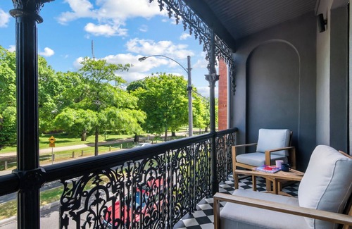 Princes Hill Apartment | Perfect Parkside Princess Hill Retreat. Sleeps 6.