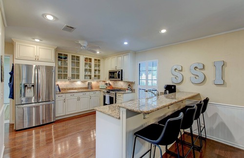 Saint Simons Island House | PERFECT Pet Friendly Family Retreat in Sea Palms Golf Resort w/Hottub & 5 bikes