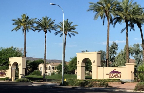 Legacy Resort | PERFECT PHOENIX LOCATION~ Beautiful RESORT & King Bed CONDO~ Amenities ++ !!