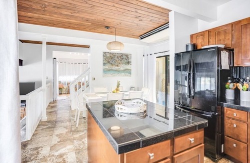 Lihue Apartment | Perfect Private Kalapaki Beach Cliffside Getaway!