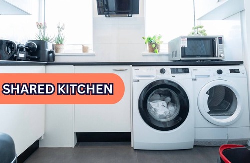 Tilburg House | Perfect room for a Relaxed Stay in the City with free street-parking.