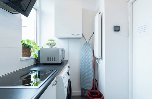 Tilburg House | Perfect room for a Relaxed Stay in the City with free street-parking.