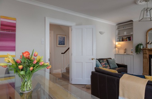 Salcombe Apartment | Perfect Salcombe Hideaway - Kings View, Fore Street, in the heart of Salcombe