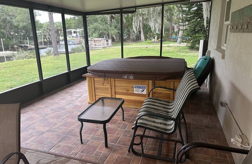 Crystal River House | Perfect Scalloping HQ. No obstructions. Relaxing.n