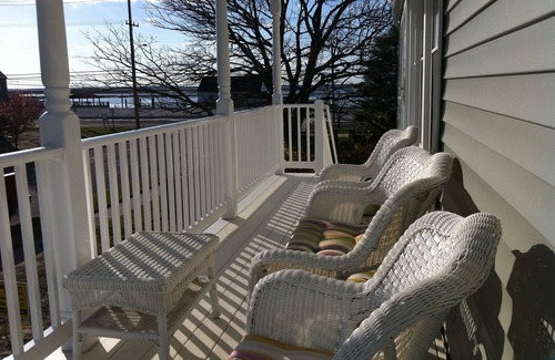 A-Zone House | Perfect Shore House W/bay View