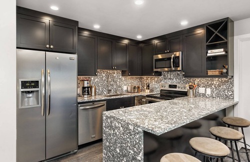 Snowmass Village Condo | Perfect Snowmass Getaway! 2 Balconies W/Great Views, Gas Grill, Pool/HT, Gas FP, W/D & Parking