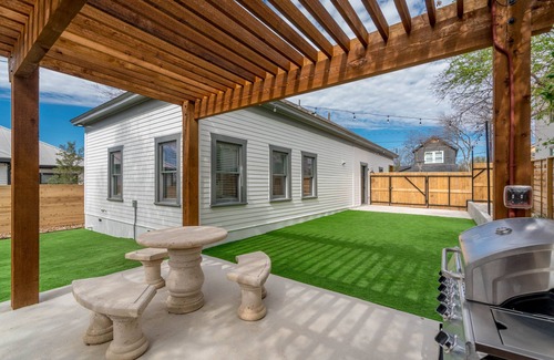 Near East Side House | Perfect Spacious Modern Home w/Hot Tub