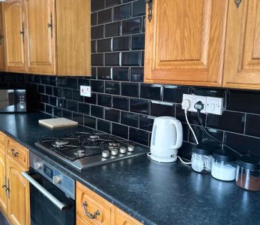 Telford House | Perfect stays Telford 4 bed