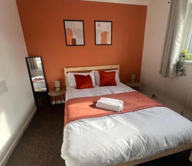 Telford House | Perfect stays Telford 4 bed